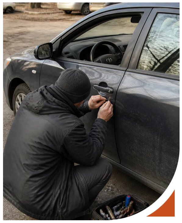 Профессиональное вскрытие автомобиля Тойота без повреждений в Волжском